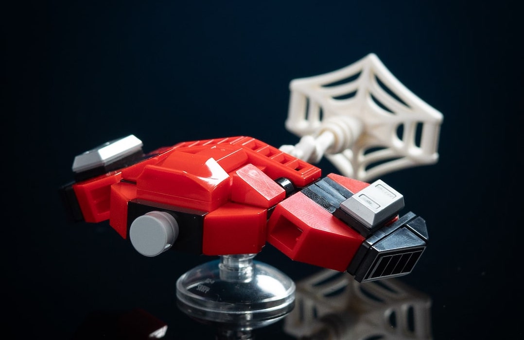 Lego Web Rope Bricker Builds new wieldable web-shooters made with LEGO® bricks