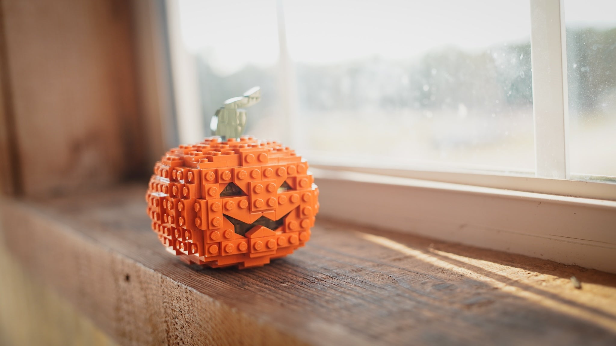 Jack O Lantern made of LEGO bricks by Bricker Builds