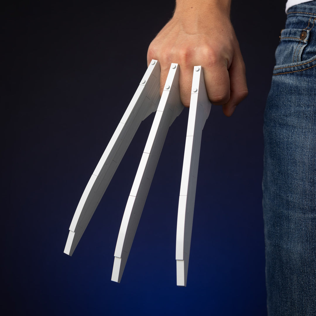 Adamantium Claws LifeSized Replica Bricker Builds