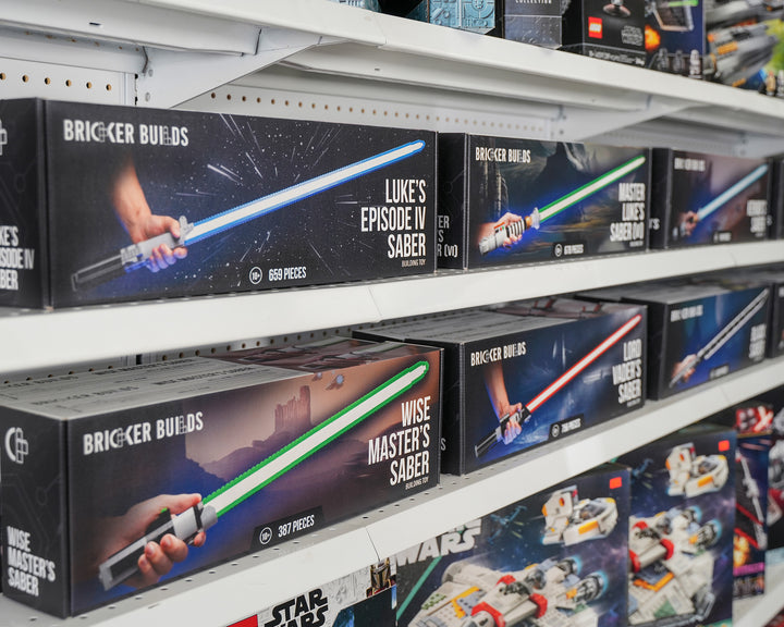 Bricker Builds Luke, maître Jedi de l’épisode IV, Luke IV Kenobi, Dark Vador, Maître Sage, boîtes de sabres, emballage sur étagère, vente en gros