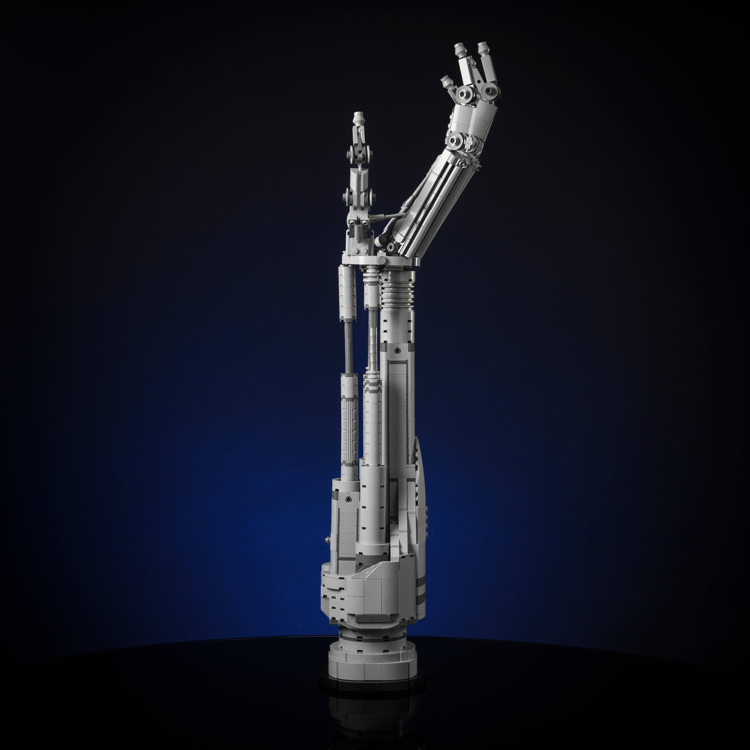 Eliminator Arm made of LEGO bricks by Bricker Builds side with thumb