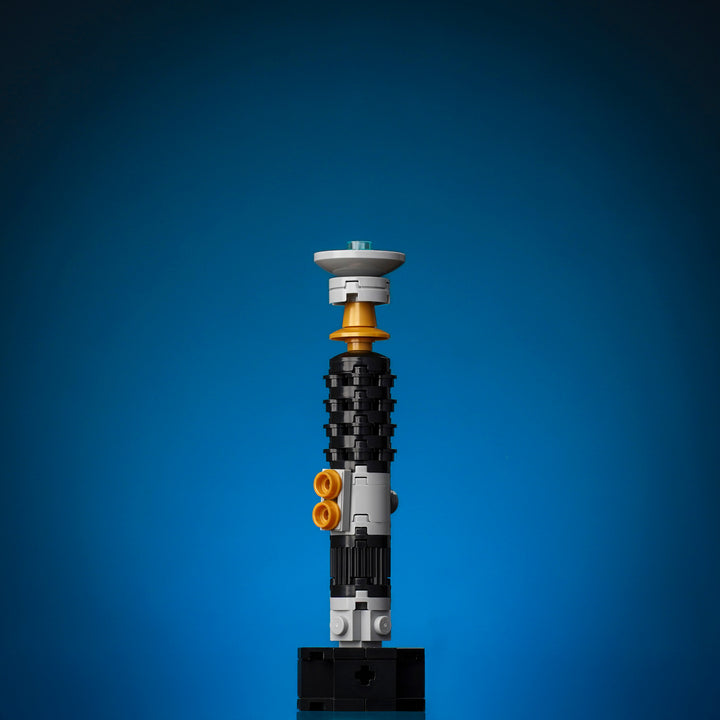 [Exclusive] Mini Kenobi's Saber - Bricker Builds