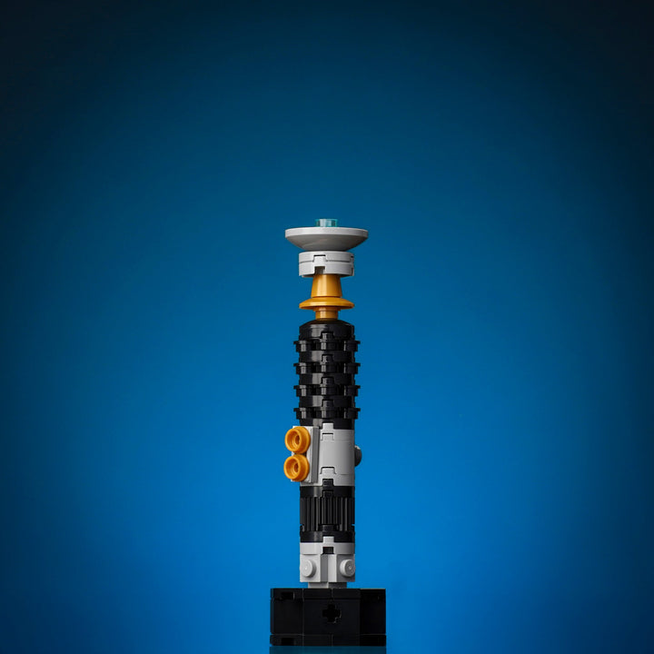 [Exclusive] Mini Kenobi's Saber - Bricker Builds