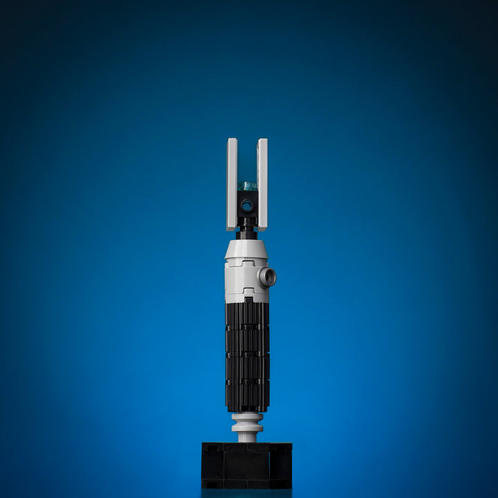 [Exclusive] Mini Kestis' Saber - Bricker Builds