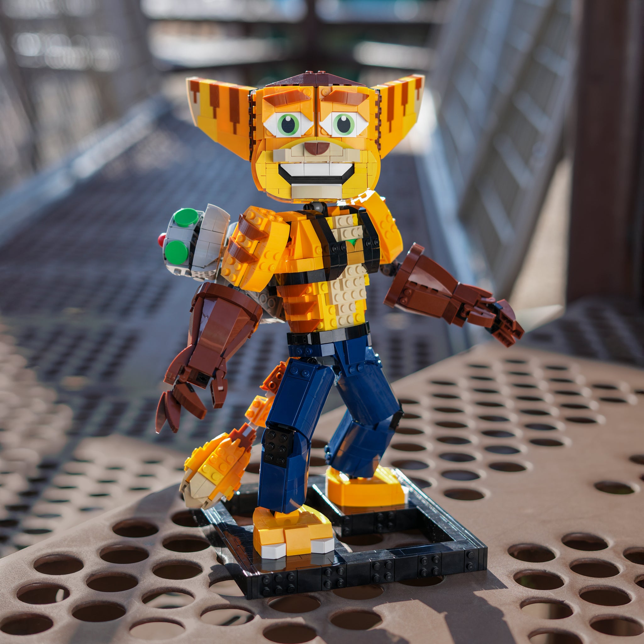 Socket & Crank Statuette | Build it Yourself with LEGO®