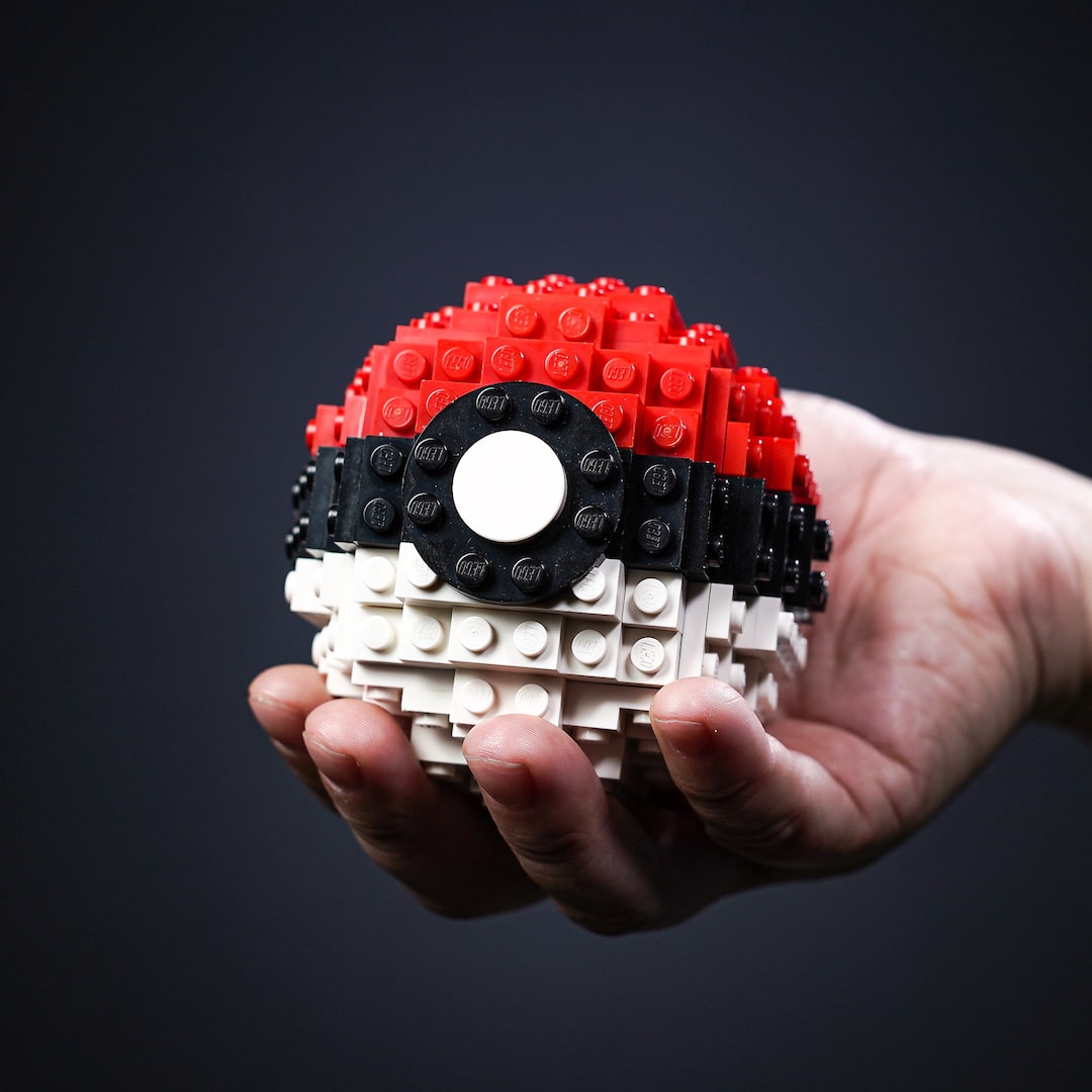 Fan crea figuras de lego en tamaño real de Pokémon