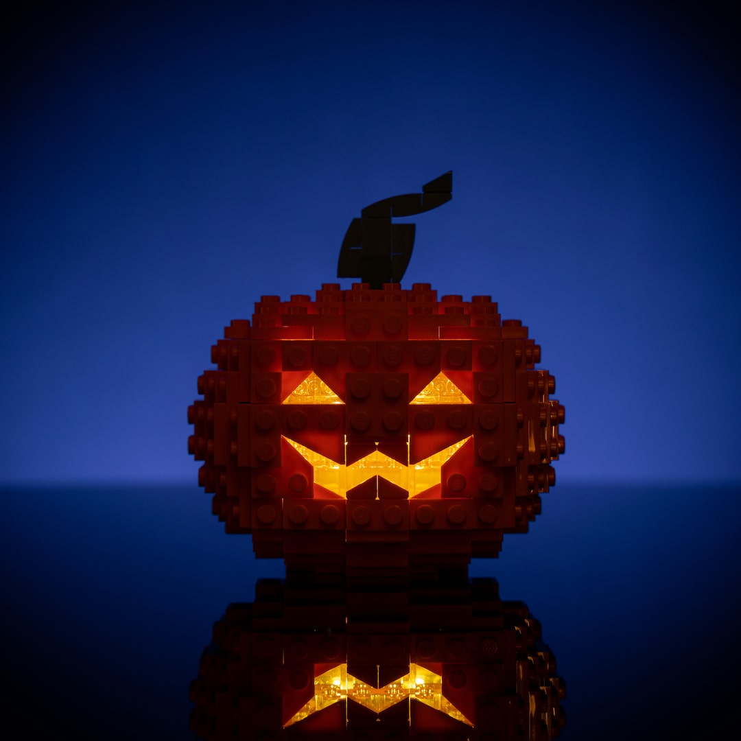 Jack-o-Lantern built with LEGO® bricks - by Bricker Builds