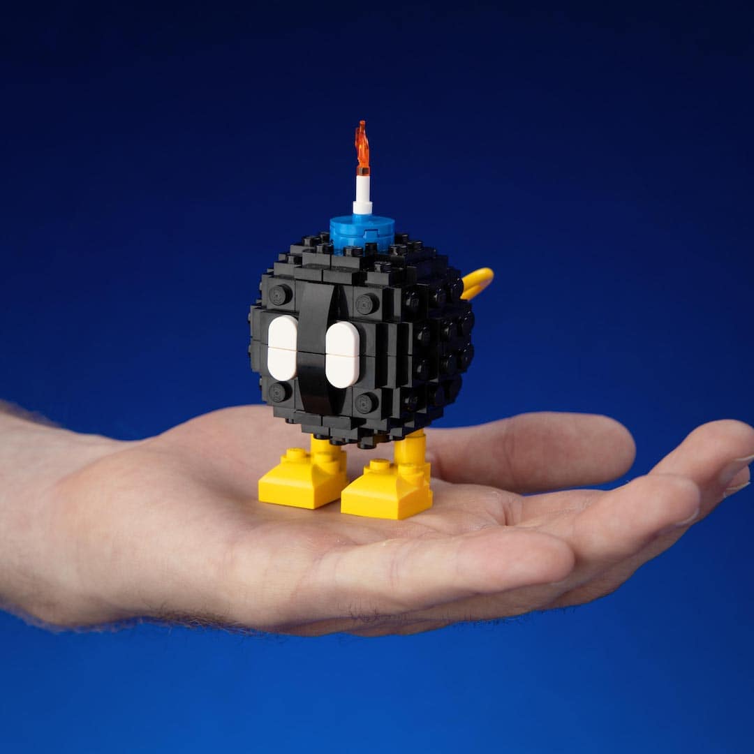 [Exclusive] Mini Angry Bomb built with LEGO® bricks - by Bricker Builds