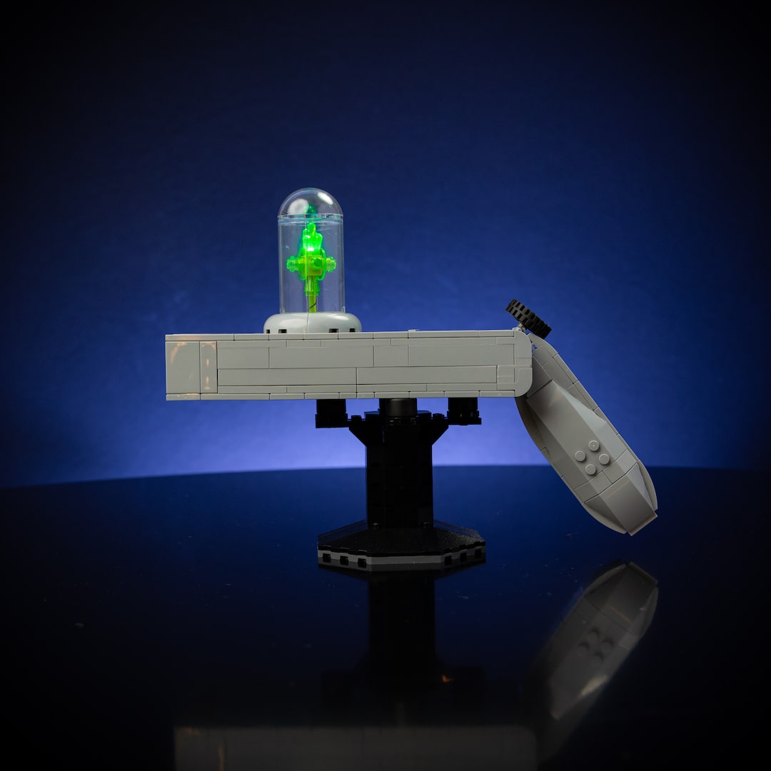 Rick's Portal Gun Life-Sized Replica built with LEGO® bricks - by Bricker Builds